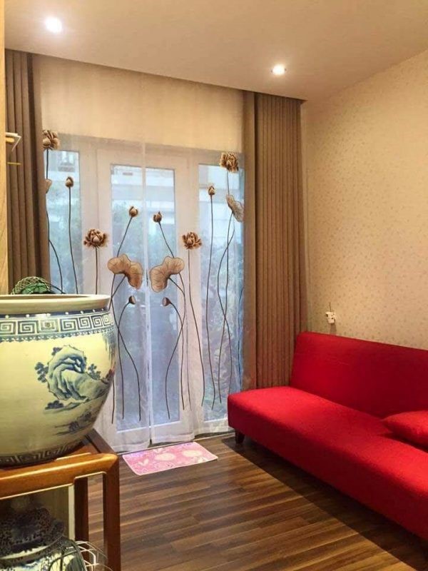 Rèm vải phòng khách tạo ra ấn tượng thẩm mĩ đặc biệt cho không gian phòng
